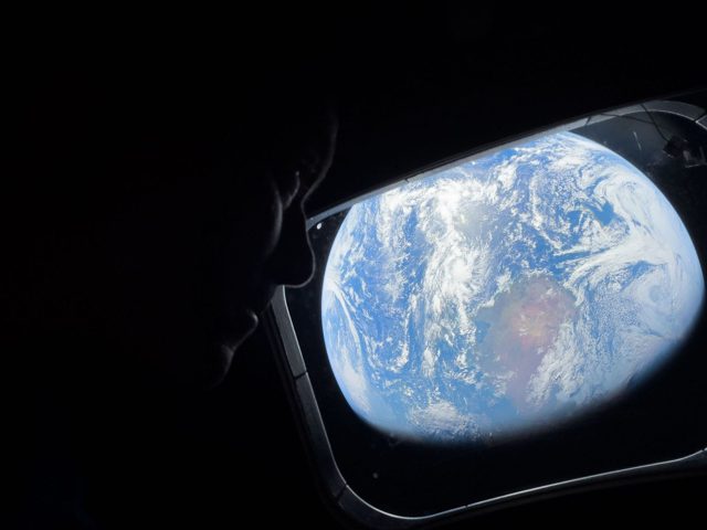 NASA's Artemis II Astronauts Capture Stunning Deep Space Imagery with iPhone 17 Pro Max